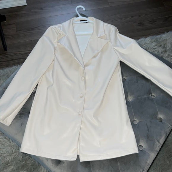 Oversized blazer dress - Picture 2 of 3